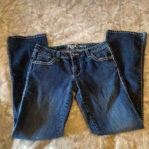 Women’s Rock 47
Size 28x34
Like new No Stains or Holes